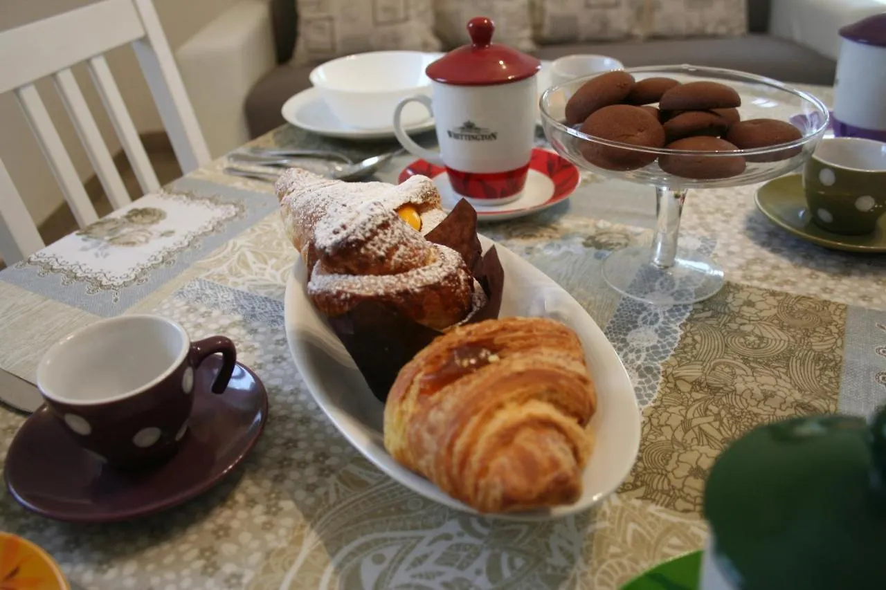 B&B La Piccola Corte Polpenazze del Garda Bed & Breakfast